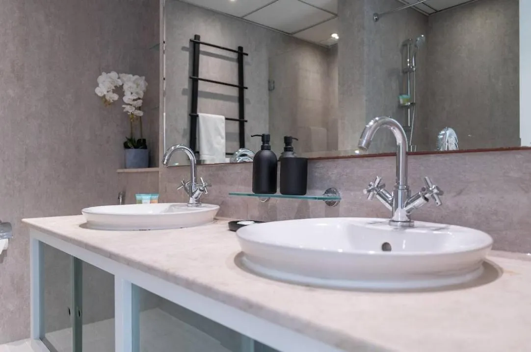 Mesmerizing 2Br Apartment In Dubai Marina - Sleeps 6